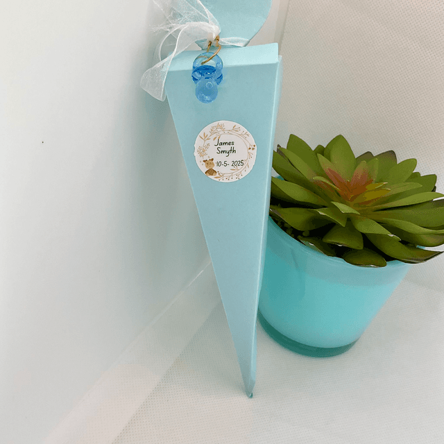 10 pieces Pre-fill Blue favour boxes with sweets ( Confectionary and charms included). 