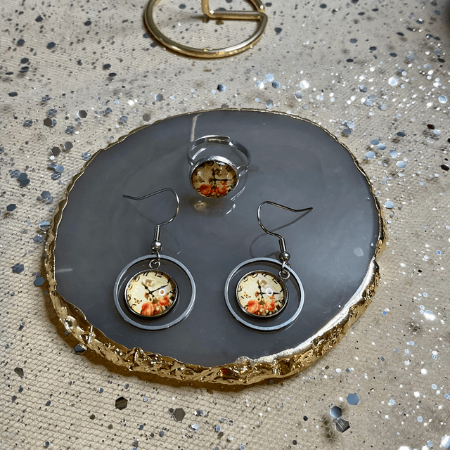 Handmade ring and earrings set. Coordinated cabochon jewellery. 