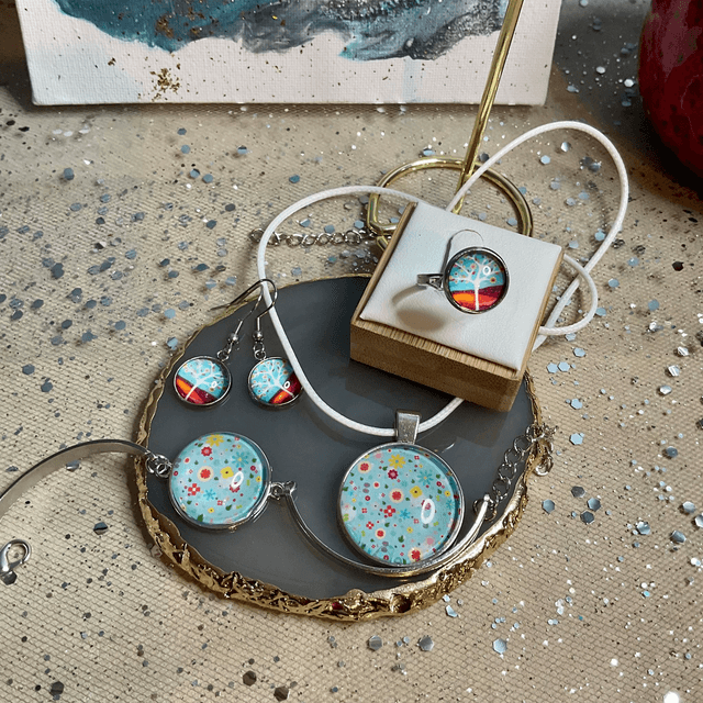 Handmade, coordinated jewellery set. Necklace, Bracelet, Ring and Earrings.