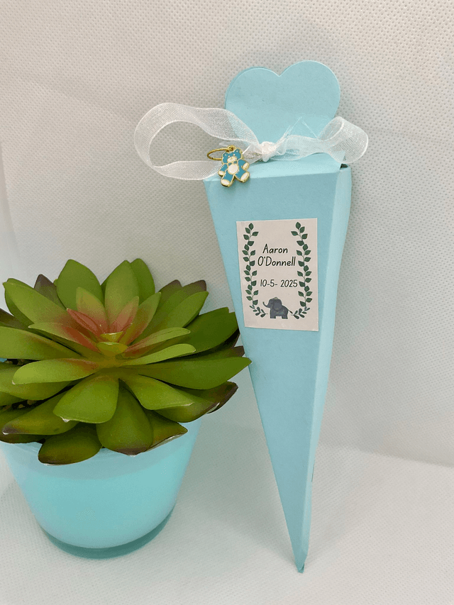 10 pieces Pre-filled Pink favour boxes with sweets. Confectionary and charms included.