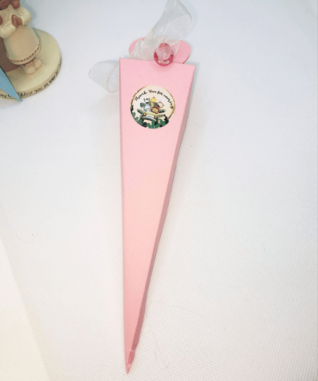 10 pieces Pre-filled Pink favour boxes with sweets. Confectionary and charms included.