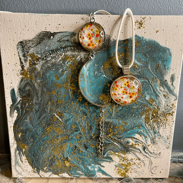 Handmade, colourful necklace and bracelet set. Beautiful coordinated jewellery gift.