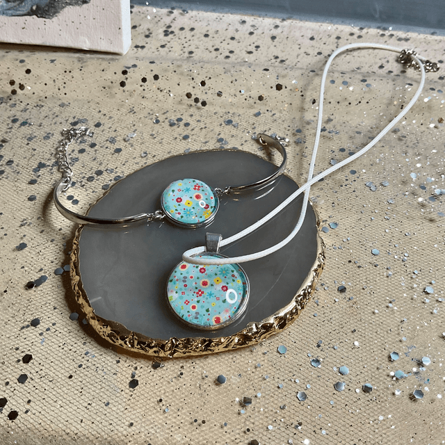 Handmade, coordinated jewellery set. Necklace, Bracelet, Ring and Earrings.