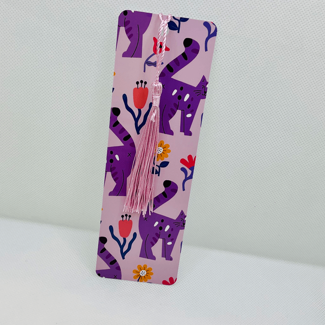 Handmade laminated bookmarks. Cat design.Beautiful gift for book lovers.