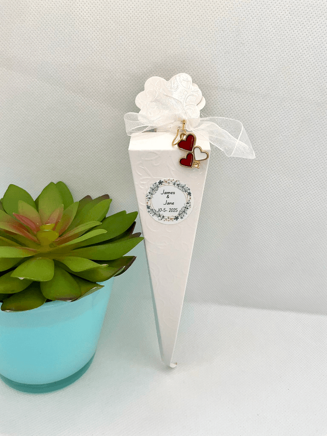 50 pieces Pre-filled party favours for wedding guests.Personalised sweet boxes.
