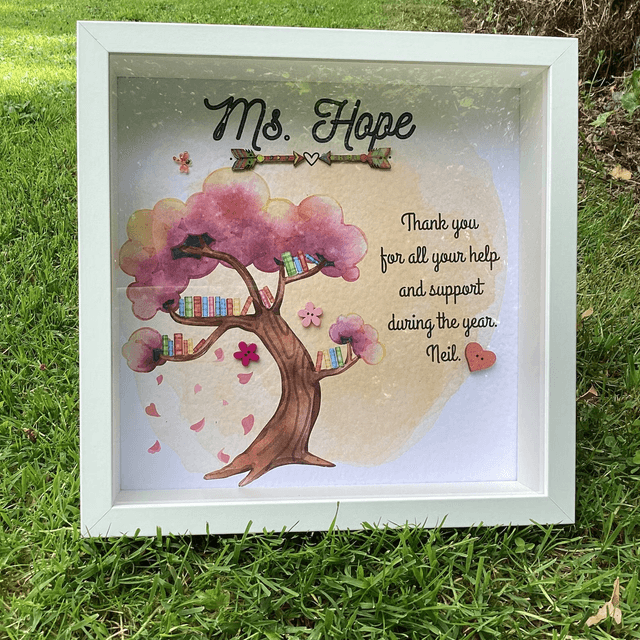 Personalised teacher’s scrapbook journal with free pen and pendant. Beautiful appreciation gift for teachers.