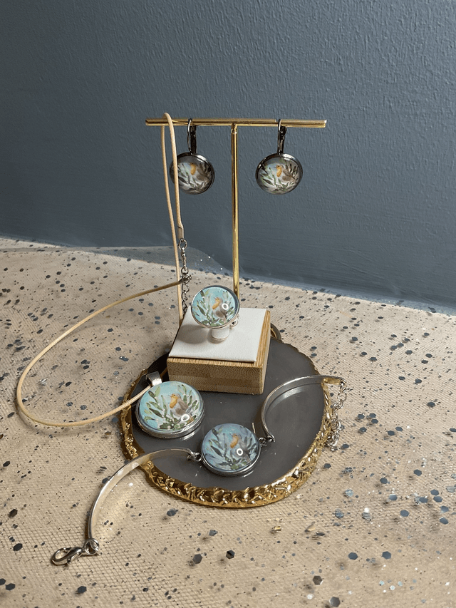 Handmade, coordinated jewellery set. Robin design. Necklace, Bracelet, Earrings, ring and Brooch.