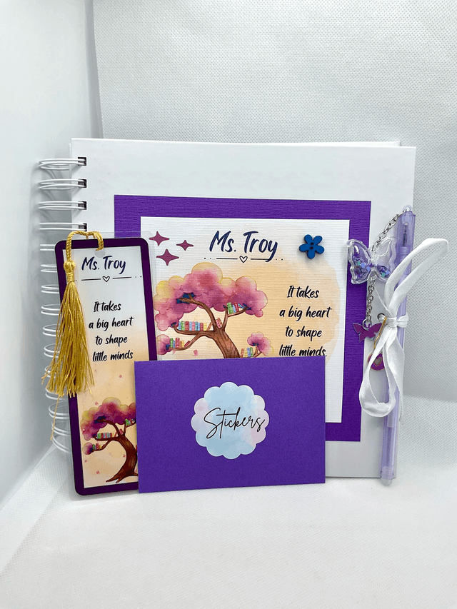 Personalised teacher’s scrapbook journal with free pen and pendant. Beautiful appreciation gift for teachers.