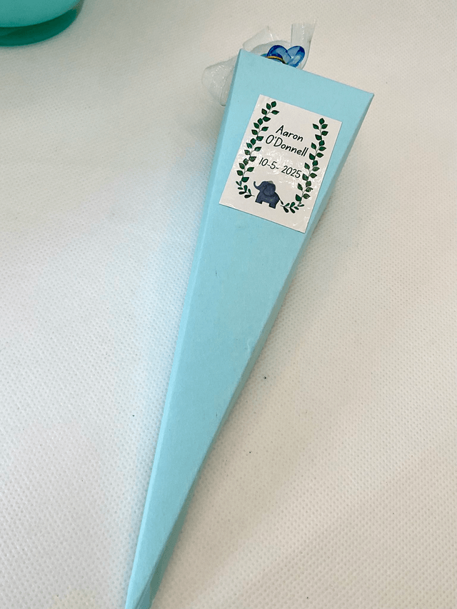 10 pieces Pre-fill Blue favour boxes with sweets ( Confectionary and charms included).