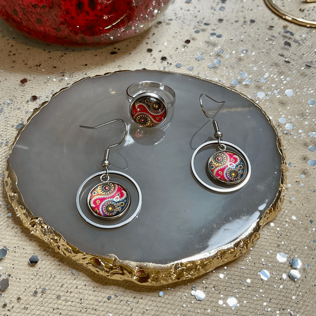 Handmade ring and earrings set. Coordinated cabochon jewellery.