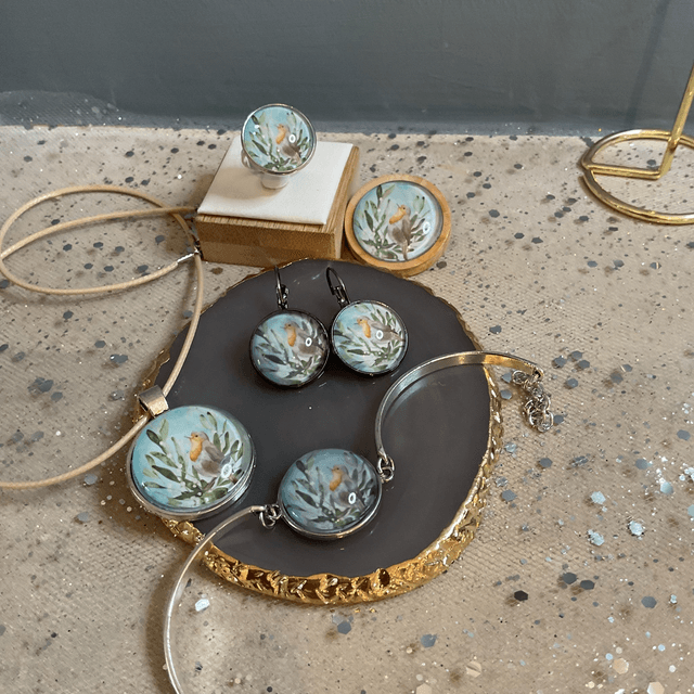 Handmade, coordinated jewellery set. Robin design. Necklace, Bracelet, Earrings, ring and Brooch.