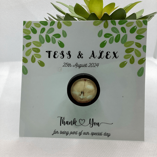 10/50 Pieces  Handmade brooches with custom wedding cards. Wedding favours.