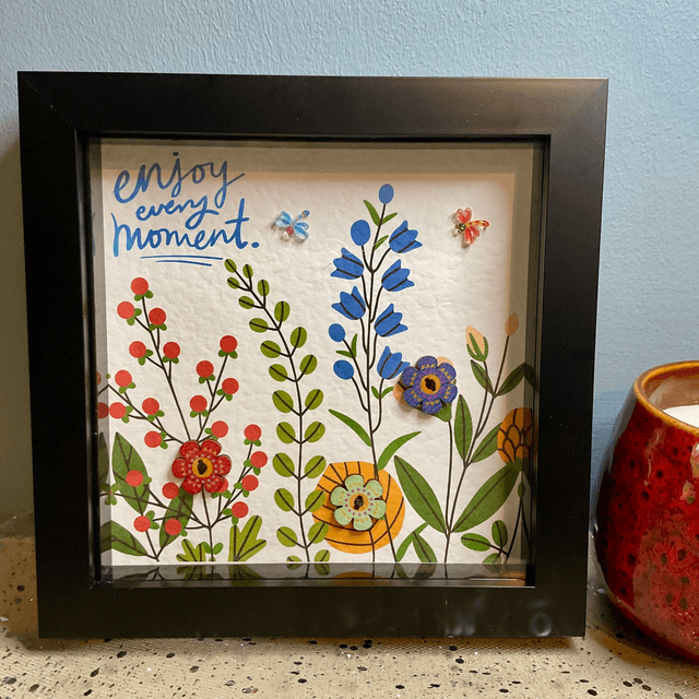 Buttons frame with inspirational quote.Flower design