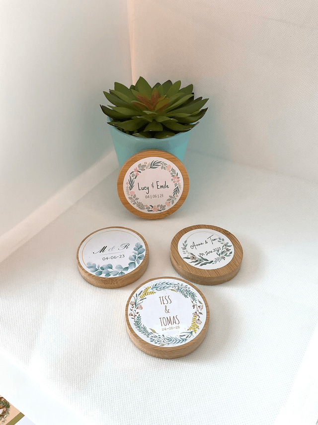 30 pieces  Personalised compact mirror for wedding favours.