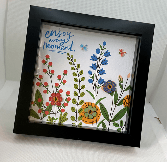 Buttons frame with inspirational quote.Flower design